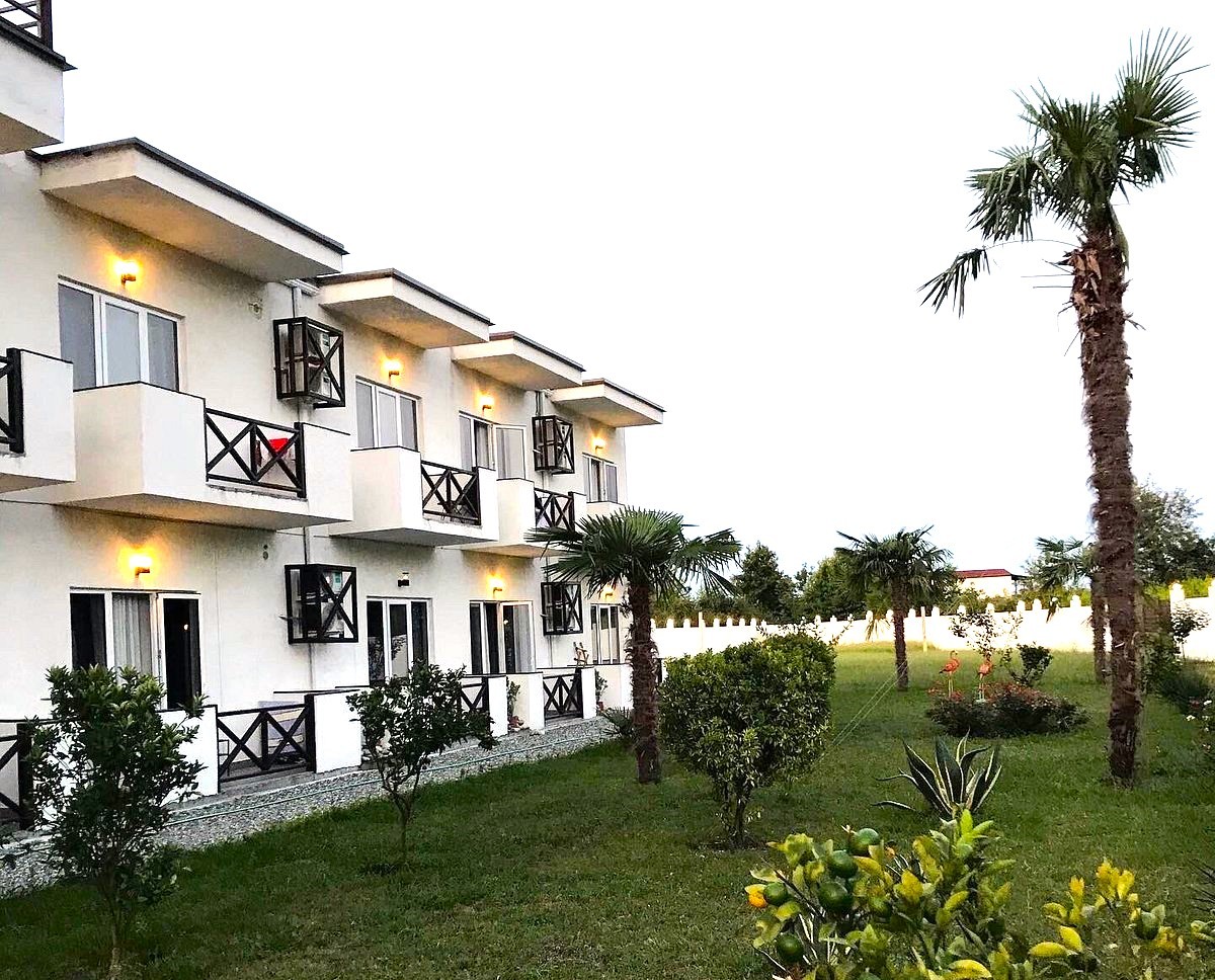 Пицунда отели на первой линии. Отель аль маре пицунда. Тихая гавань пицунда абхазия. Пансионат ривьера пицунда. Olimp, отель no* (пицунда).